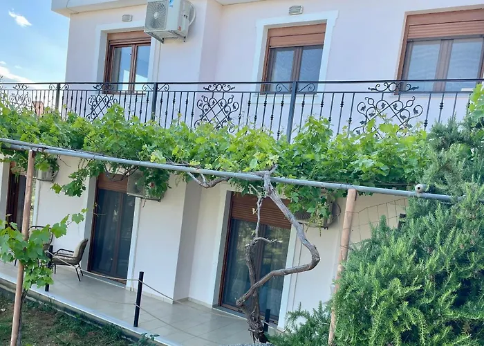 Golden Sunset Villa *