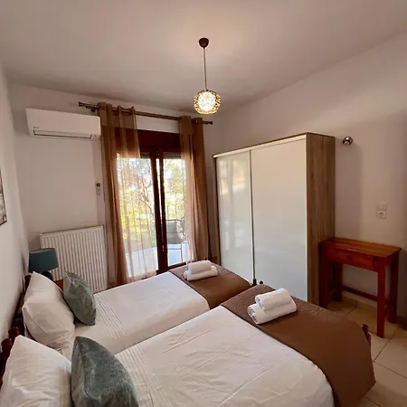 Golden Sunset Vilă *