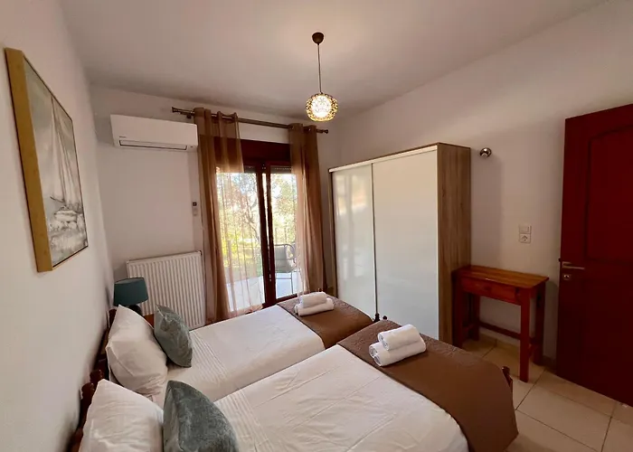 Golden Sunset Vilă *